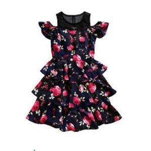 Brand new! Beautiful floral Short Sleeve Cold Shoulder Sleeve Skater Dress